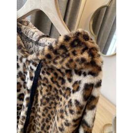 Plus Size Leopard Print Hoodie - Ultra-Soft Fleece Long Sleeve Drawstring Sweatshirt with Spacious Pockets for Women - Vibrant Print Design, Adjustable Fit, and Cozy Comfort